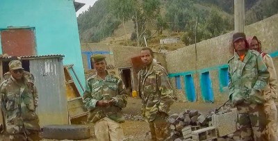 eritrean-soldiers-in-ethiopian-military-uniform-in-Aksum-Tigray.jpg