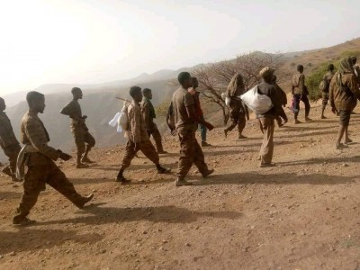 Ethiopian POWs on foot from Tigray to Ethiopia