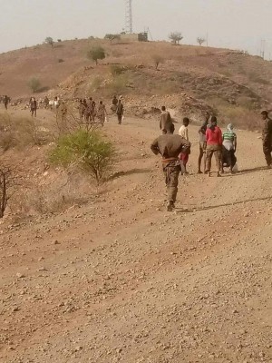 Ethiopian POWs on foot from Tigray to Ethiopia